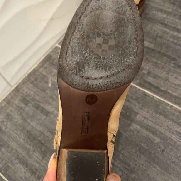 VINCE CAMUTO GREGGER BOOTIE - Picture 5 of 9